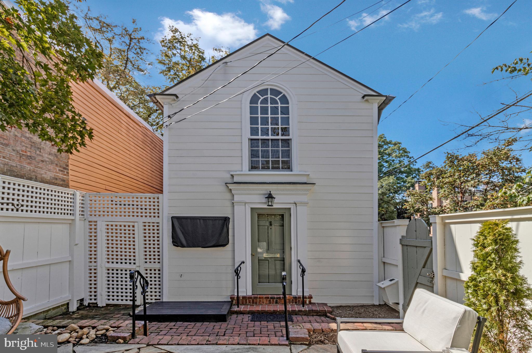 OLD TOWN ALEXANDRIA - Residential Lease