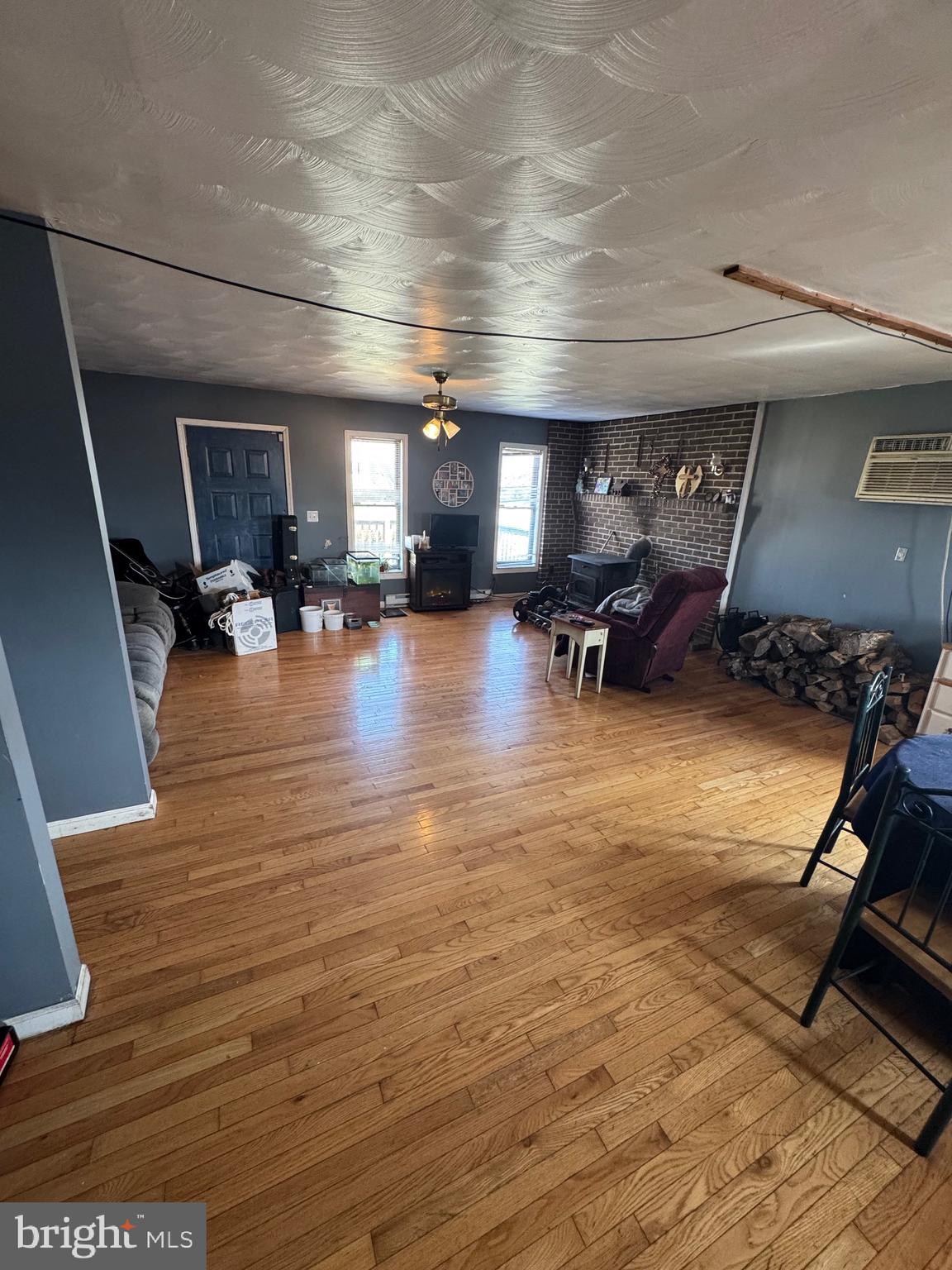 INWOOD - Commercial Sale