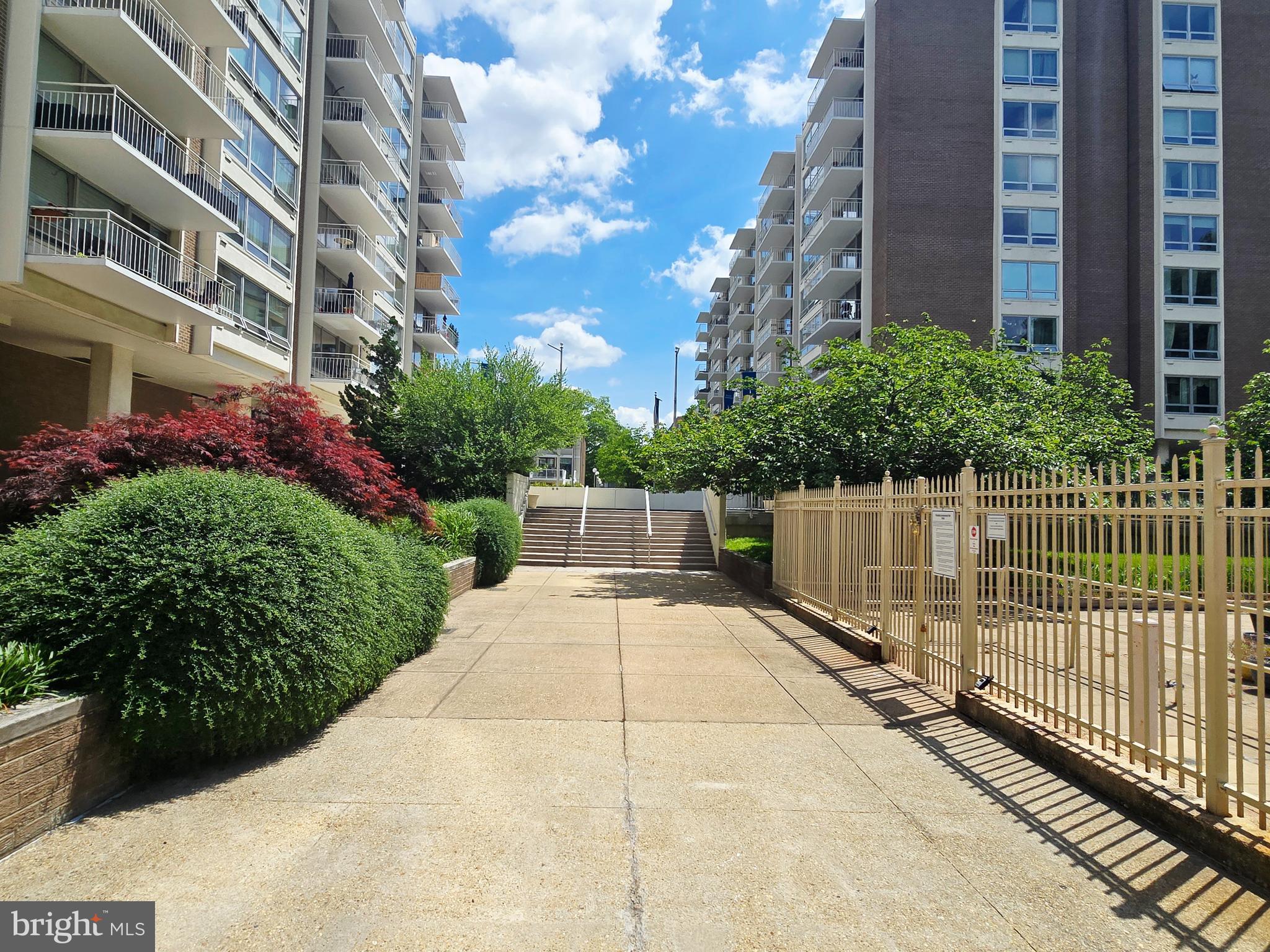 1435 4TH STREET SW B112