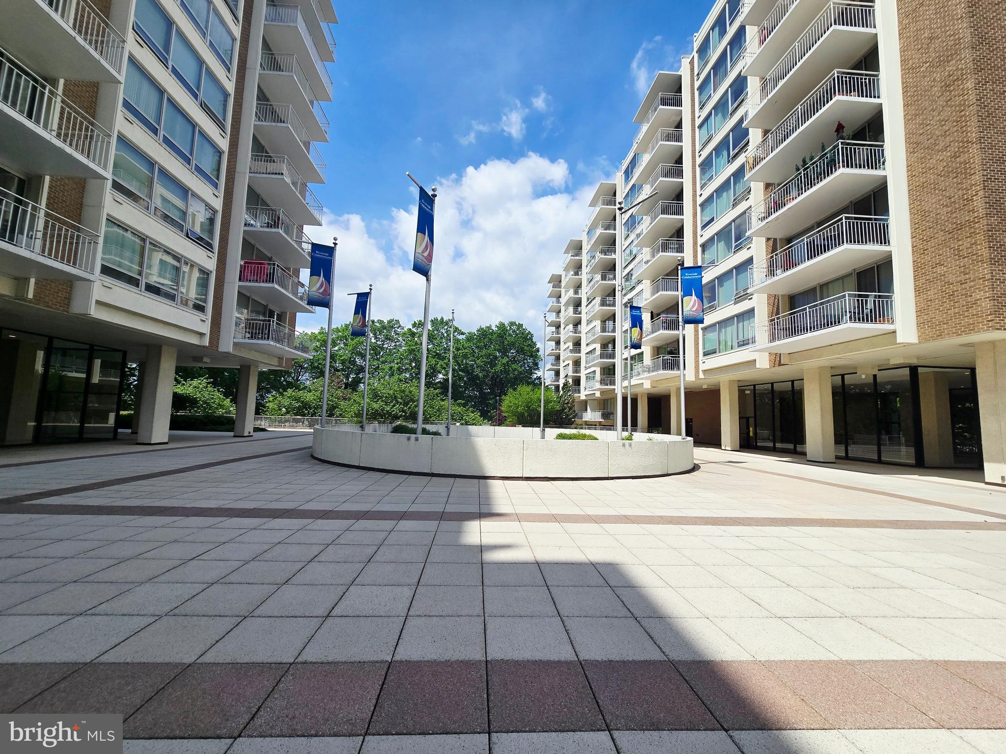 1435 4TH STREET SW B112