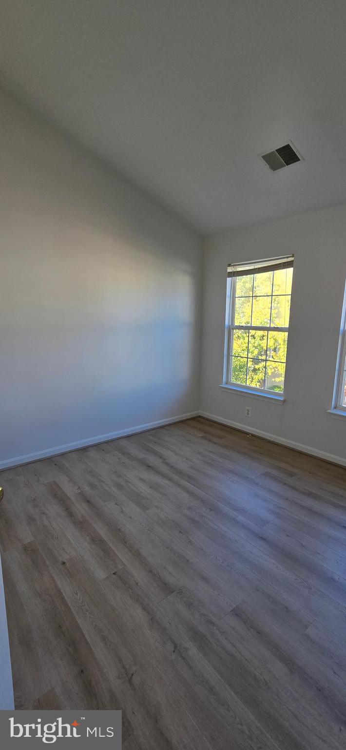 POTOMAC LAKES - Residential Lease