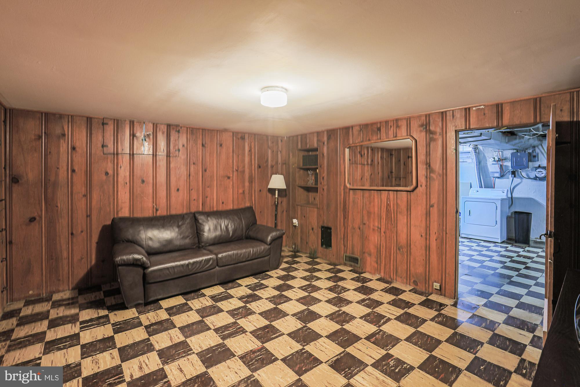 IDLEWOOD - Residential