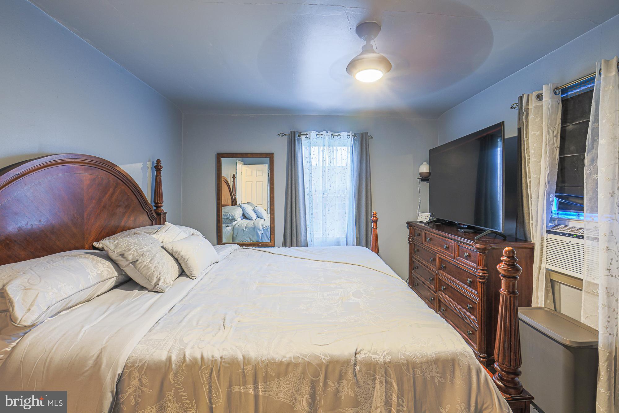 IDLEWOOD - Residential