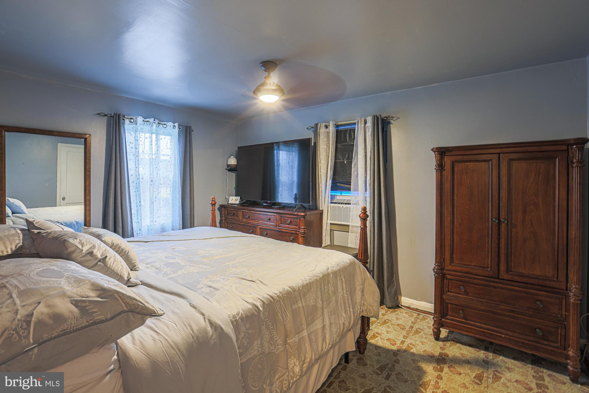 IDLEWOOD - Residential