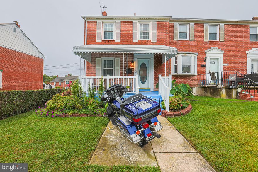 End of unit now available in sought after area of Idlewood! This 3 bed 1.5 bath home features gleaming hardwoods throughout the main and upper floors and boasts and open concept design. You are greeted upon entry by a spacious living area that opens to your dining and kitchen areas for ease of entertaining. Lovely kitchen boasts beautiful backsplash and stainless steel appliances. Spacious primary on upper level along with two additional generously sized bedrooms and full bath. Bring your ideas to the lower level of the home for an additional rec space. Outdoors you have a sprawling deck and 2 car parking pad off the rear of home. Bring your buyers today!