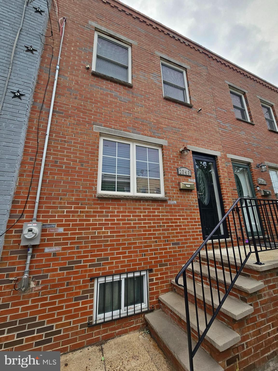 2343 MOORE STREET