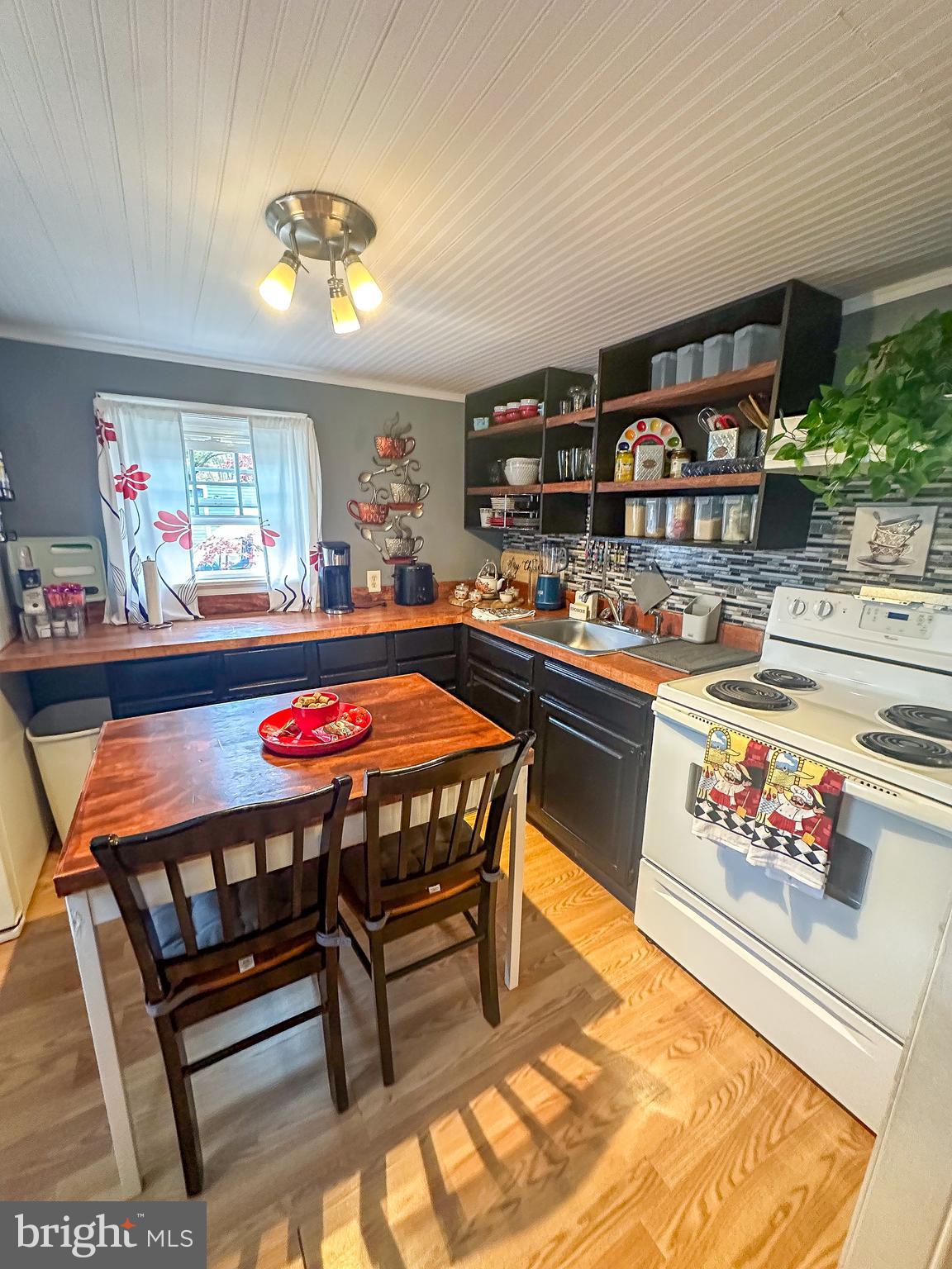 WILLIAMS ESTATES - Residential