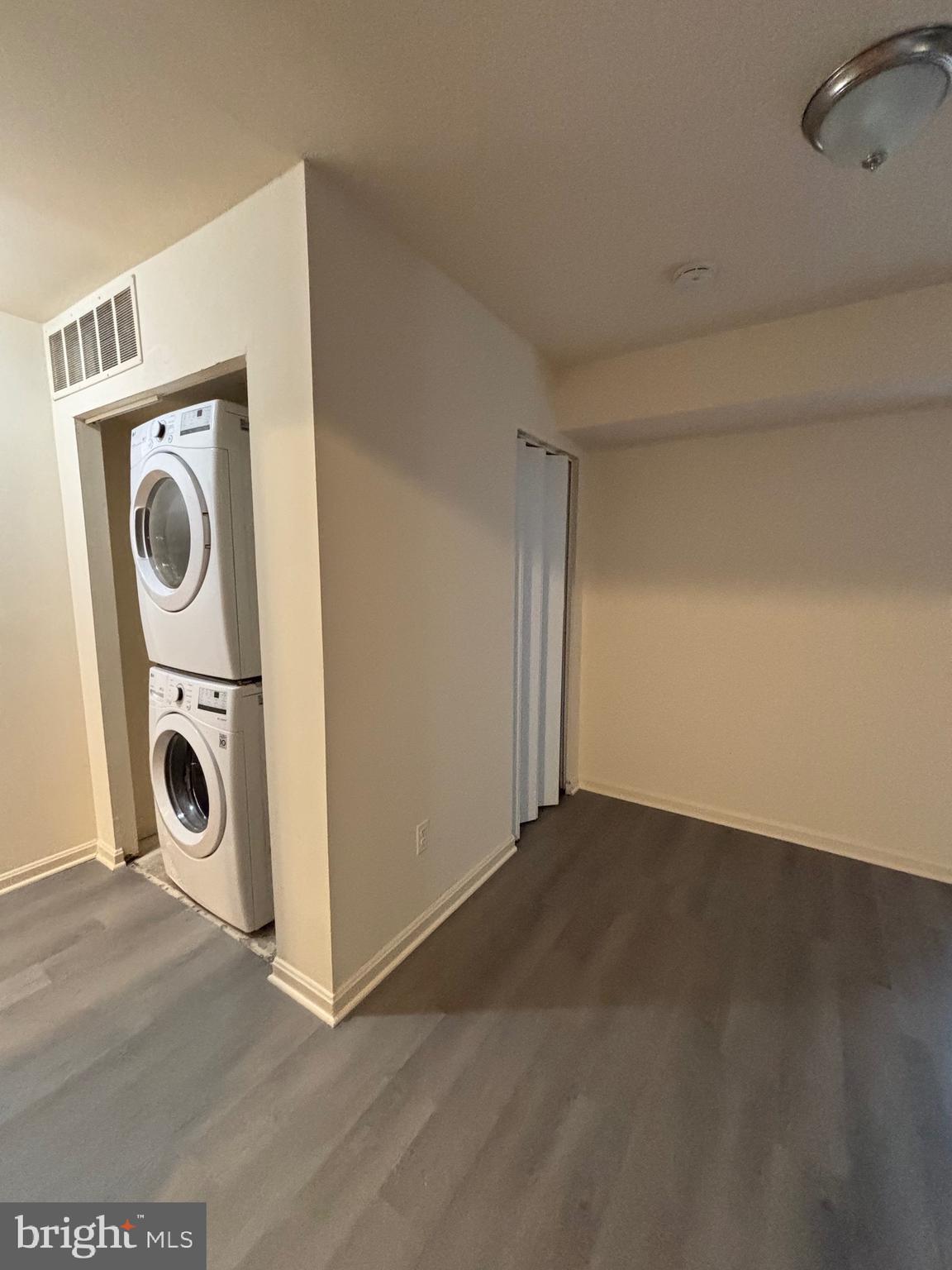 LANDMARK - Residential Lease