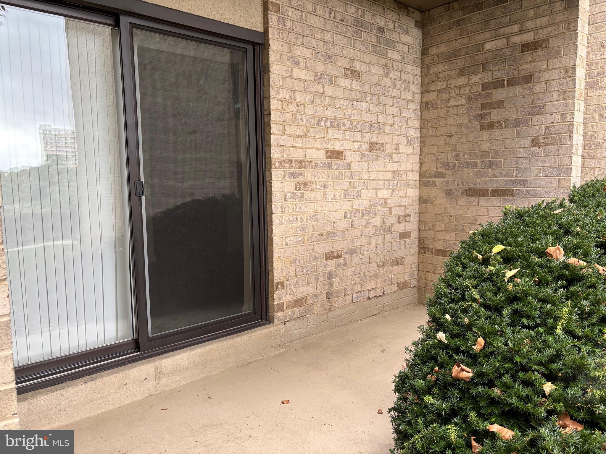 LANDMARK - Residential Lease