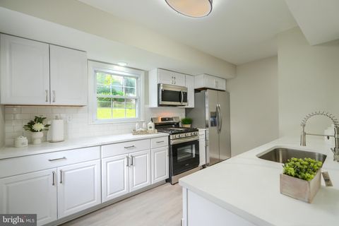 10 GLENWEST COURT BALTIMORE MD 21237
