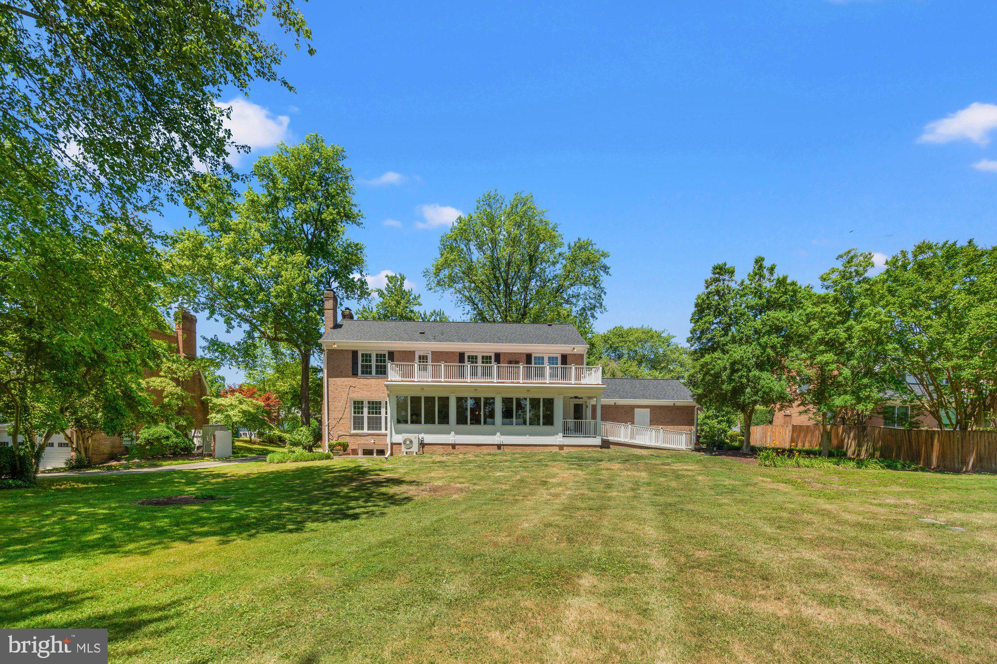 WAYNEWOOD - Residential