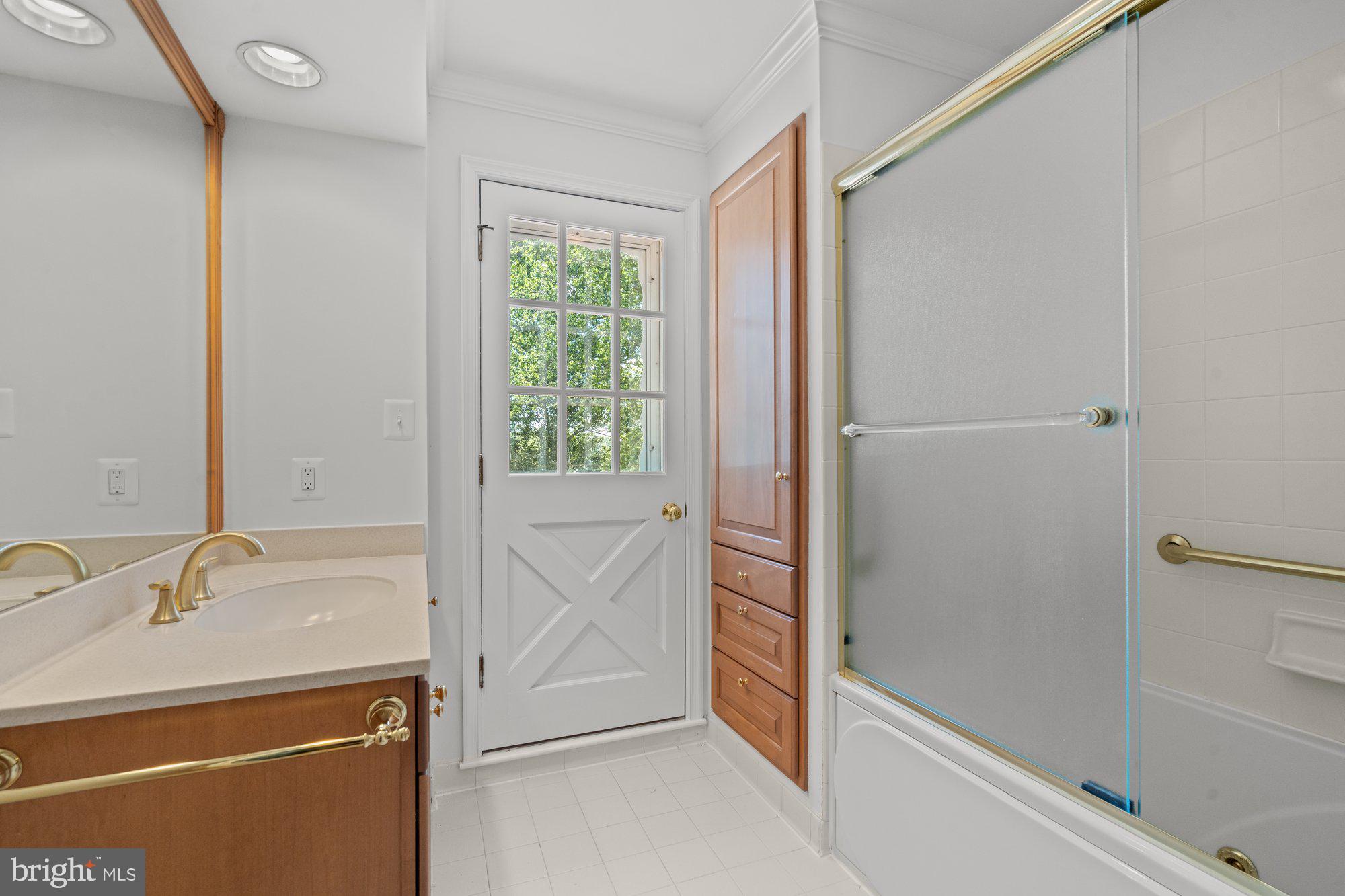 WAYNEWOOD - Residential