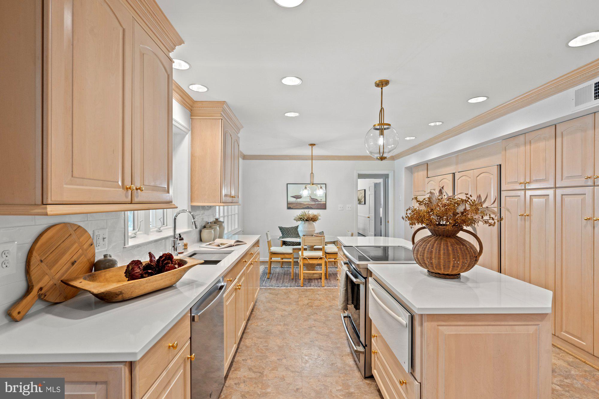 WAYNEWOOD - Residential