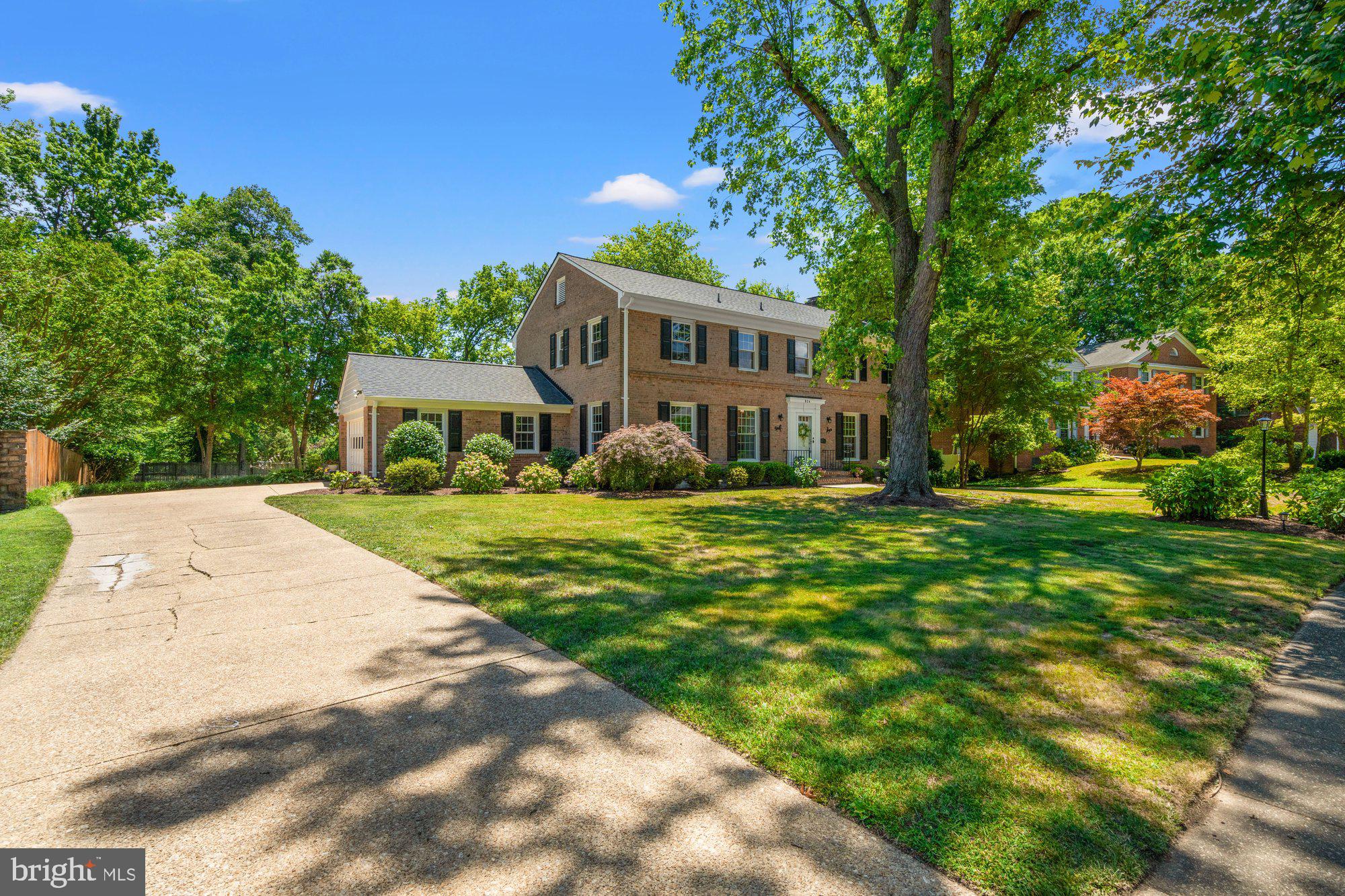 WAYNEWOOD - Residential