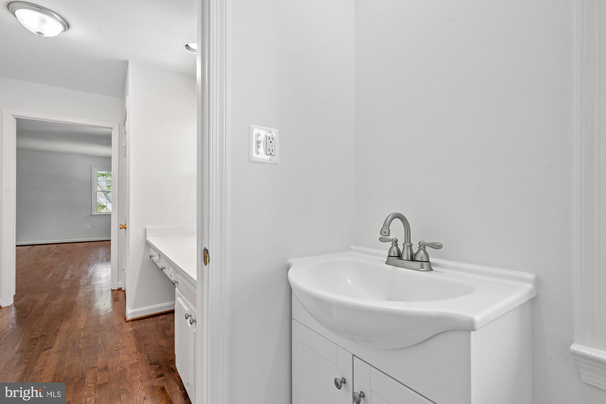 WAYNEWOOD - Residential