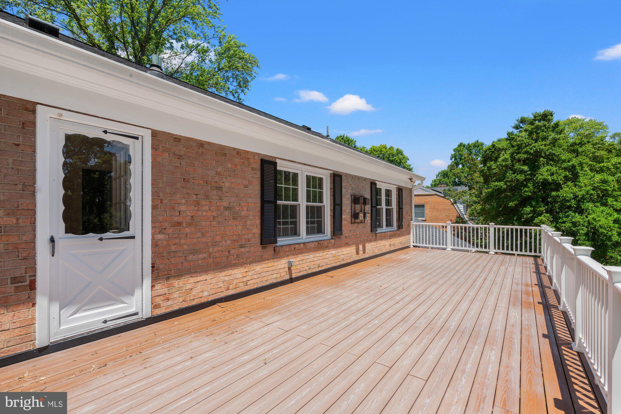 WAYNEWOOD - Residential