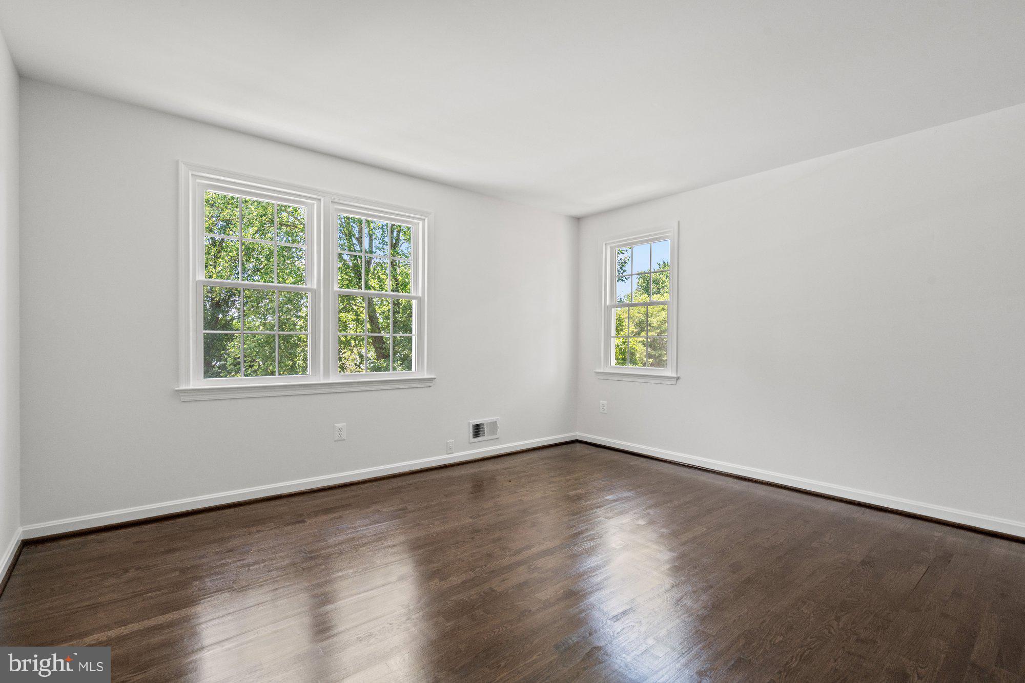 WAYNEWOOD - Residential