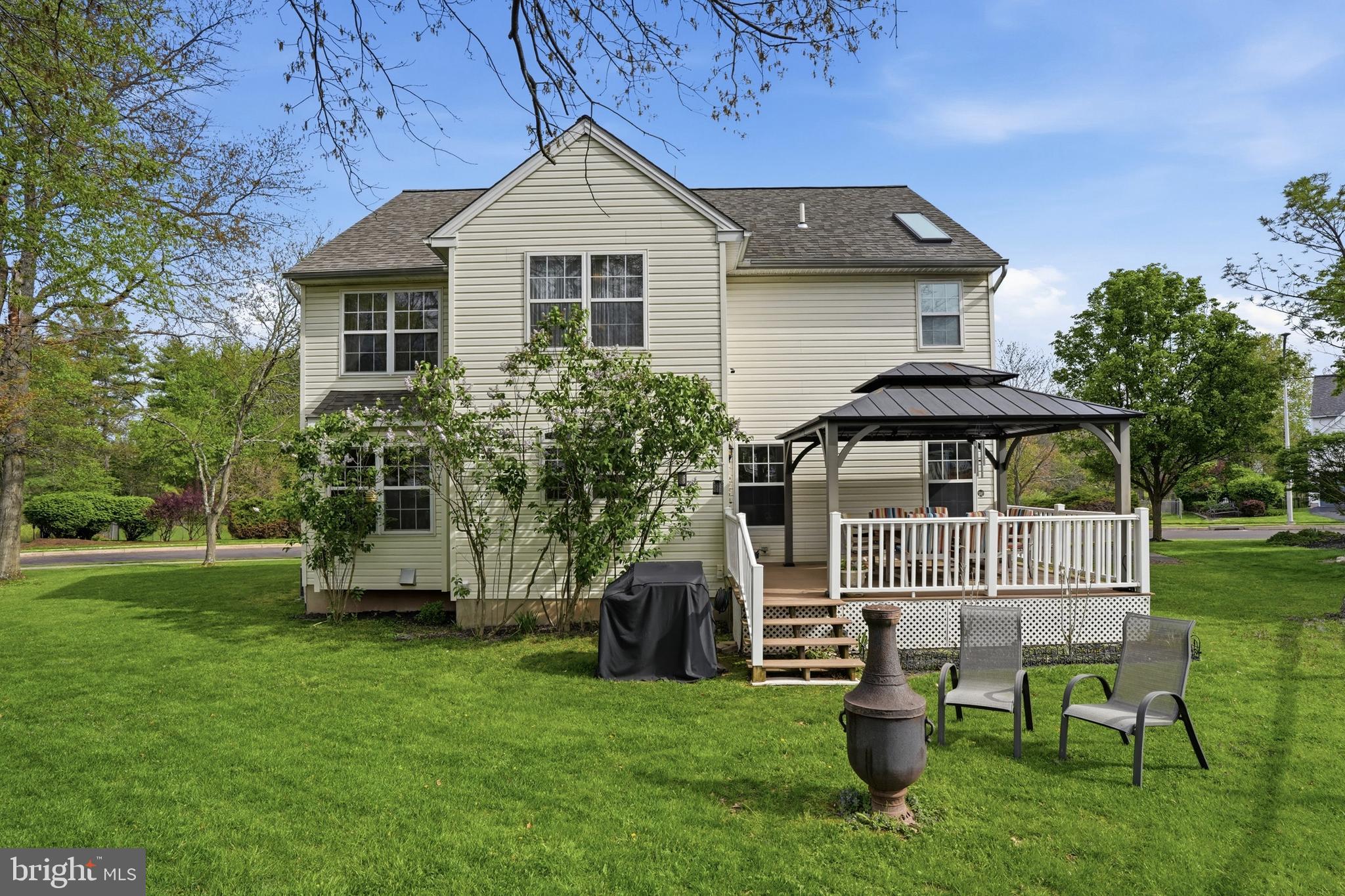 MEADOW WOOD - Residential