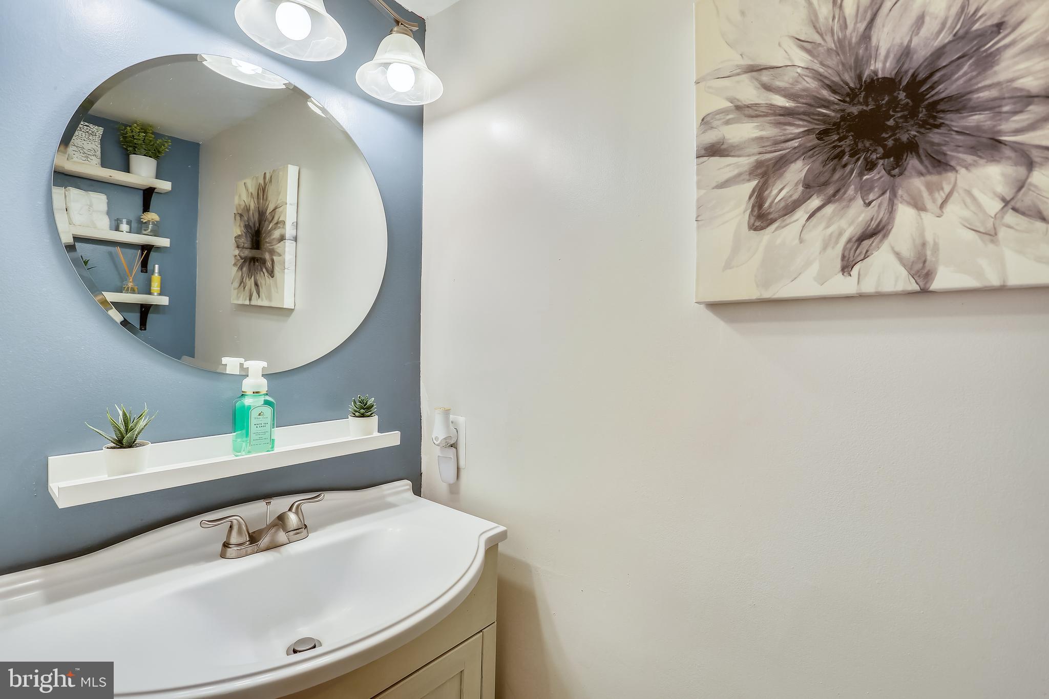 FARMINGDALE ESTATES - Residential