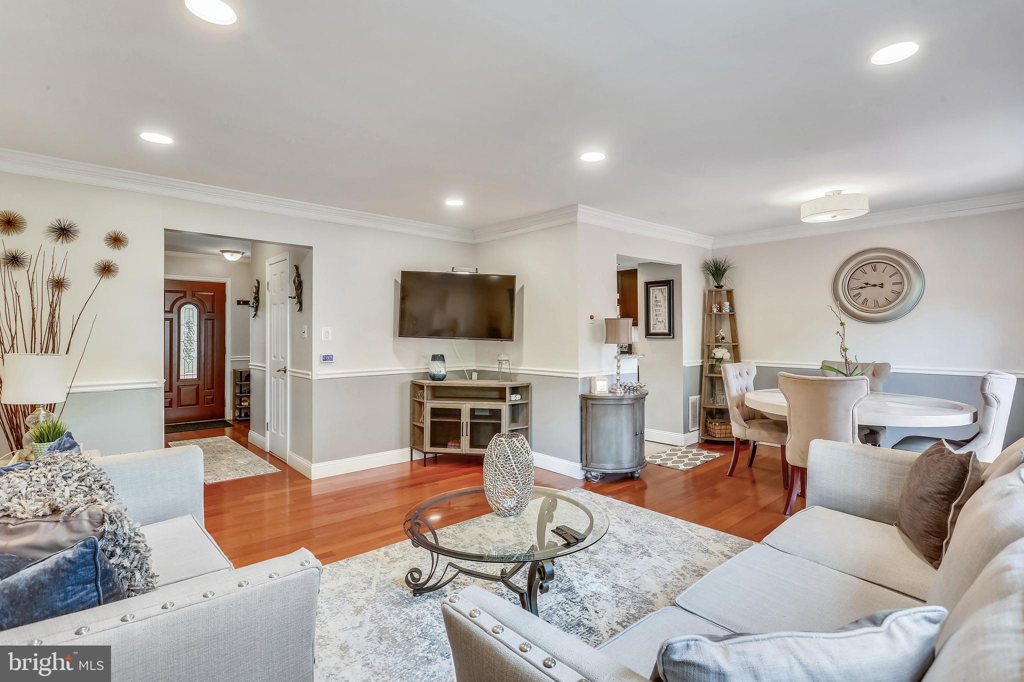 FARMINGDALE ESTATES - Residential