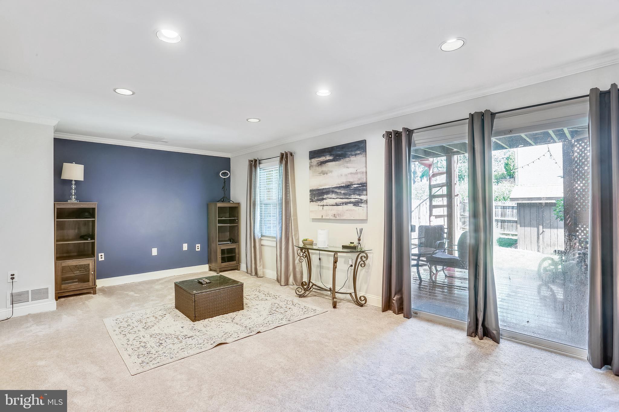 FARMINGDALE ESTATES - Residential