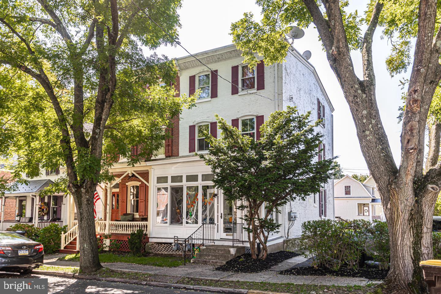 DOYLESTOWN BORO - Residential Lease