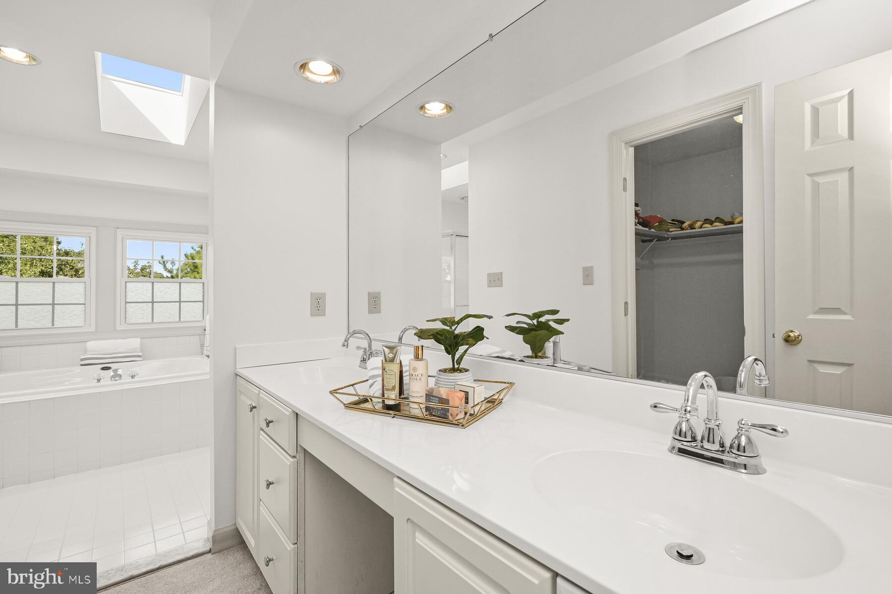 KINGS WOODS - Residential