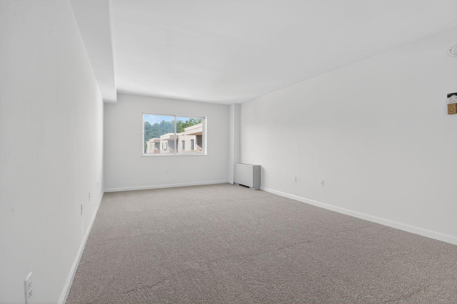 LAKESIDE TERRACE - Residential