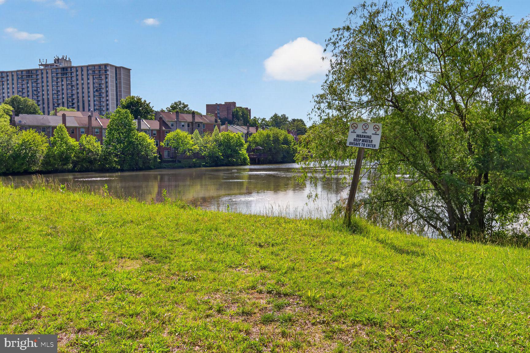 LAKESIDE TERRACE - Residential