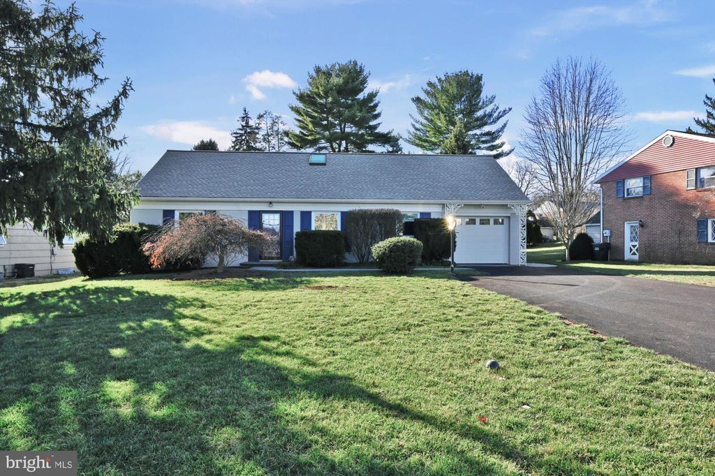 Photo of 1535 SANTA BARBARA DR, LANCASTER, PA 17601 (MLS # PALA2030696)