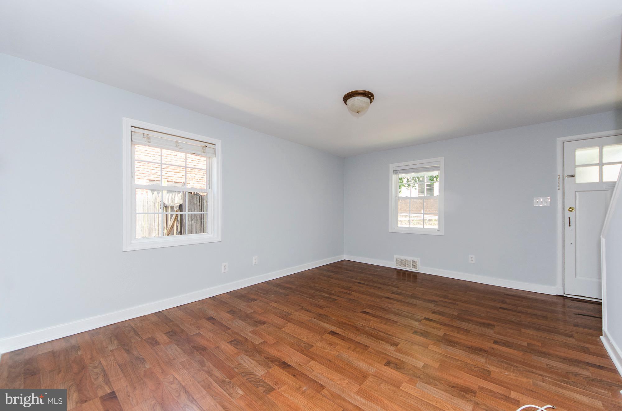 908 S HIGHLAND STREET S