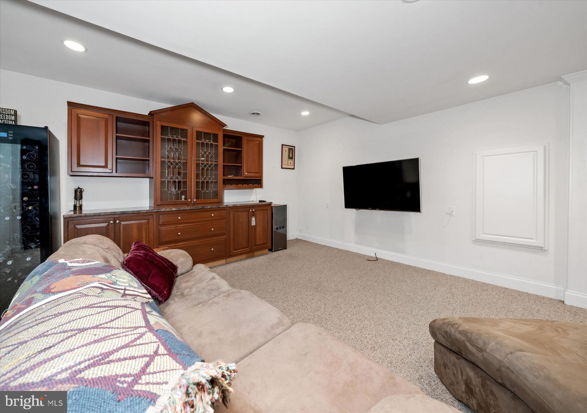 RAVEN HOLLOW - Residential