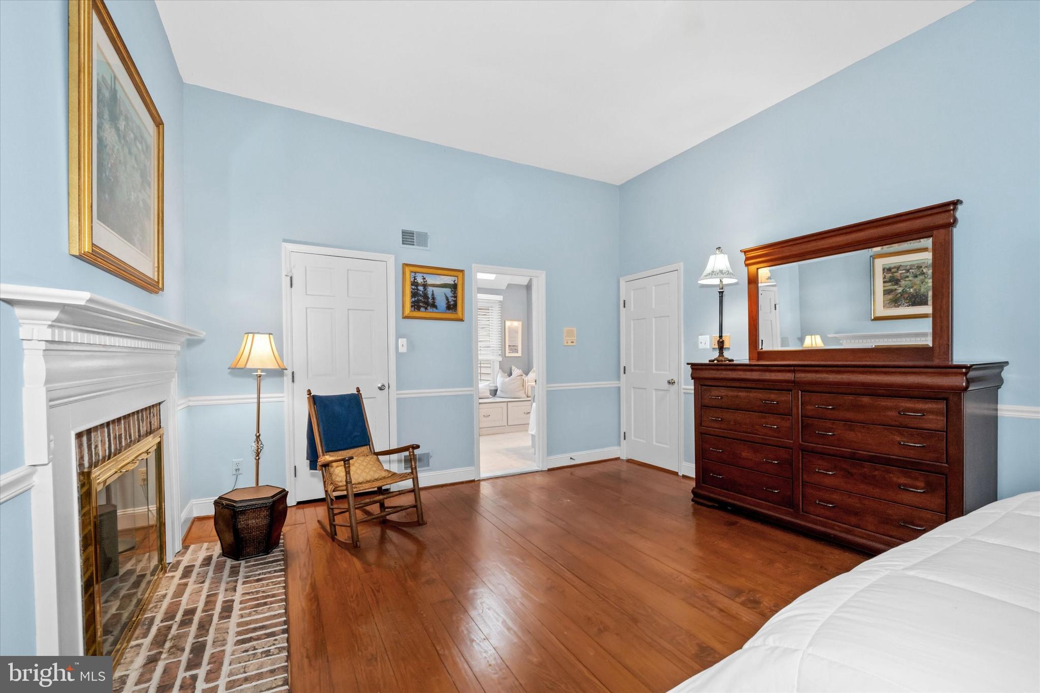 RAVEN HOLLOW - Residential