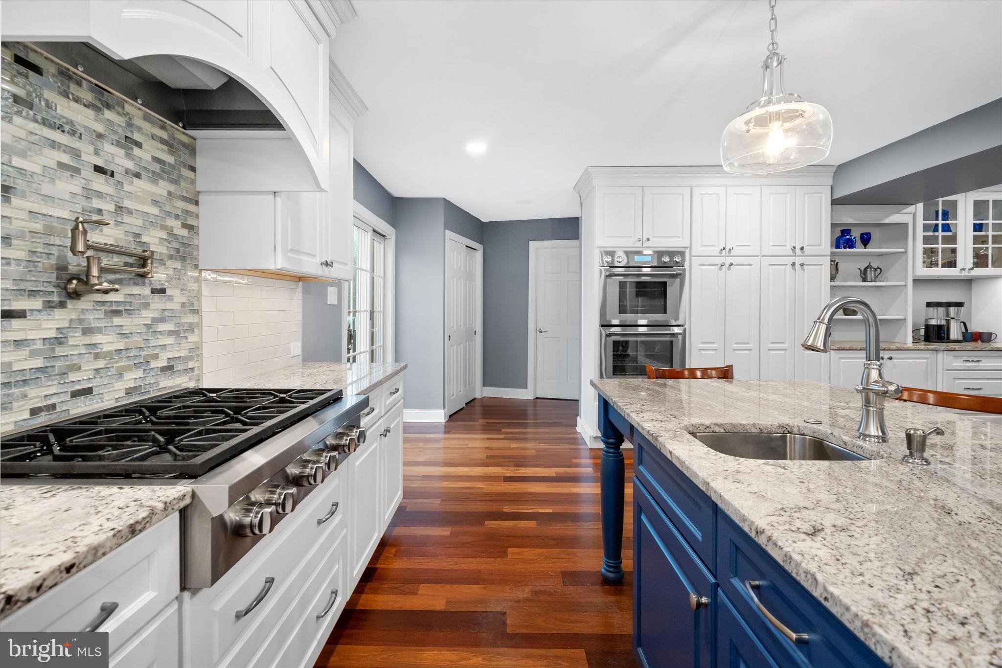 RAVEN HOLLOW - Residential