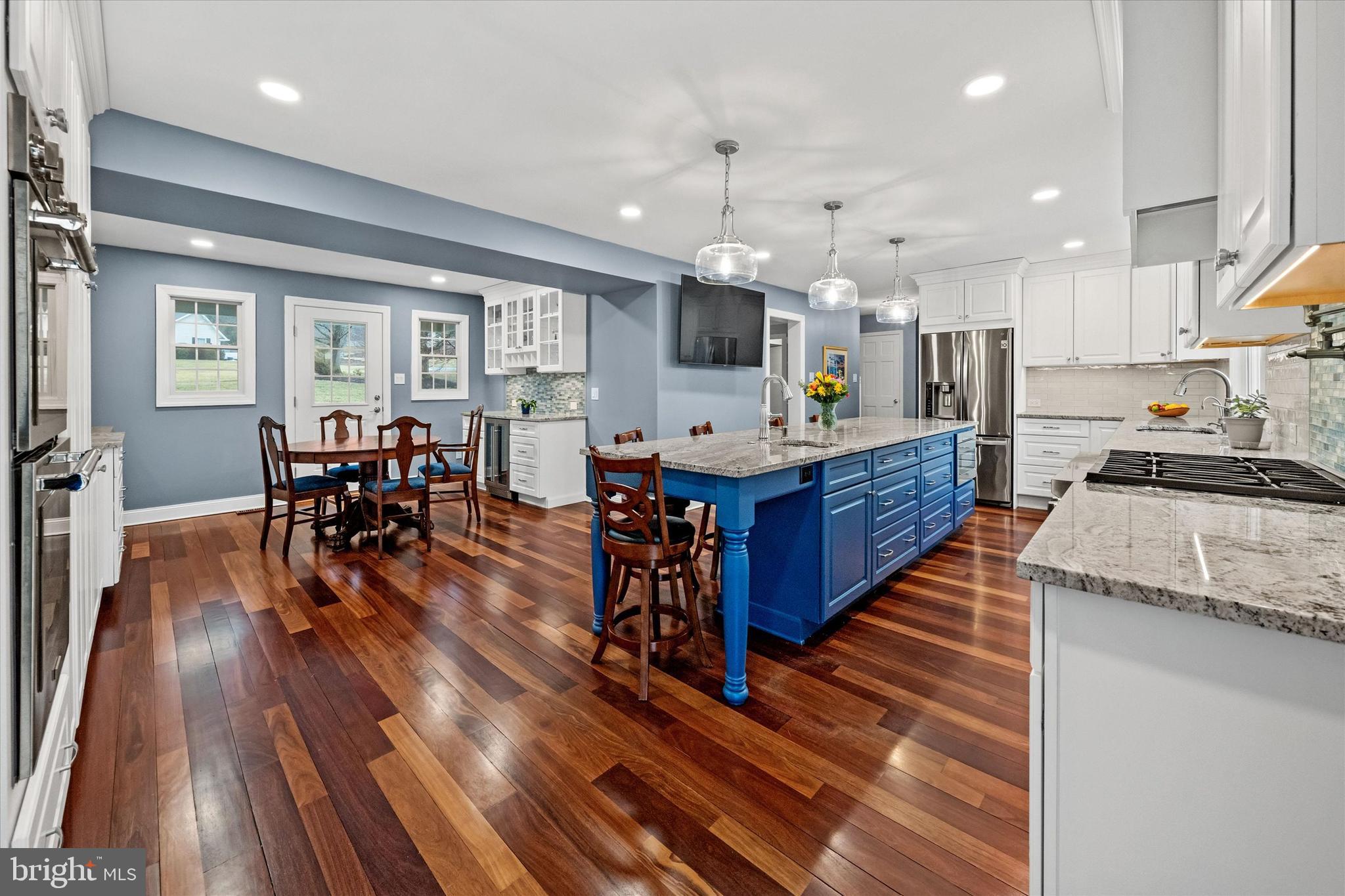 RAVEN HOLLOW - Residential