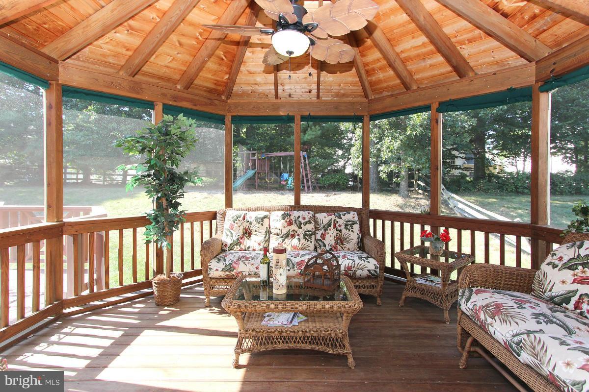 POTOMAC LAKES - Residential