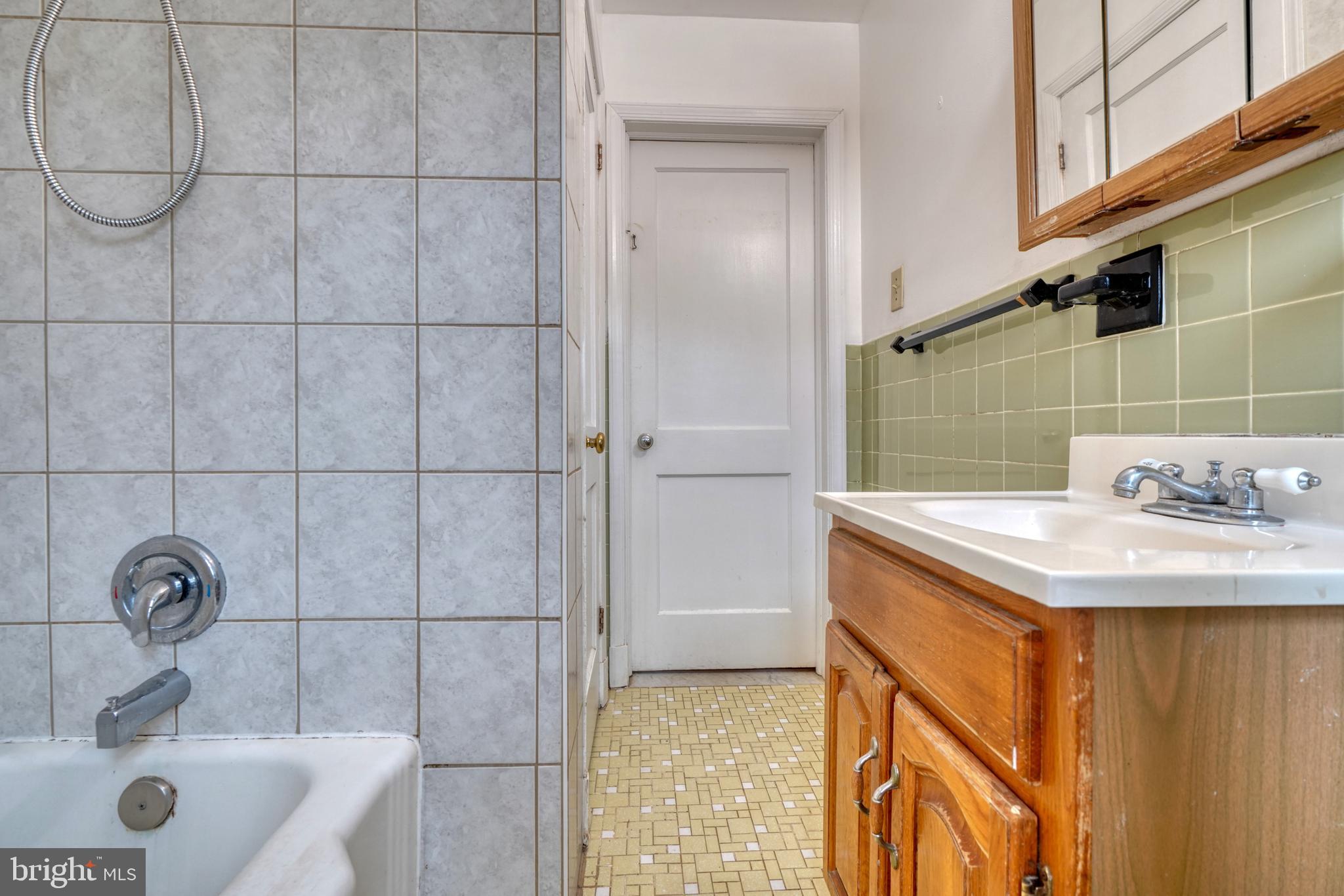 OAKLEIGH MANOR - Residential