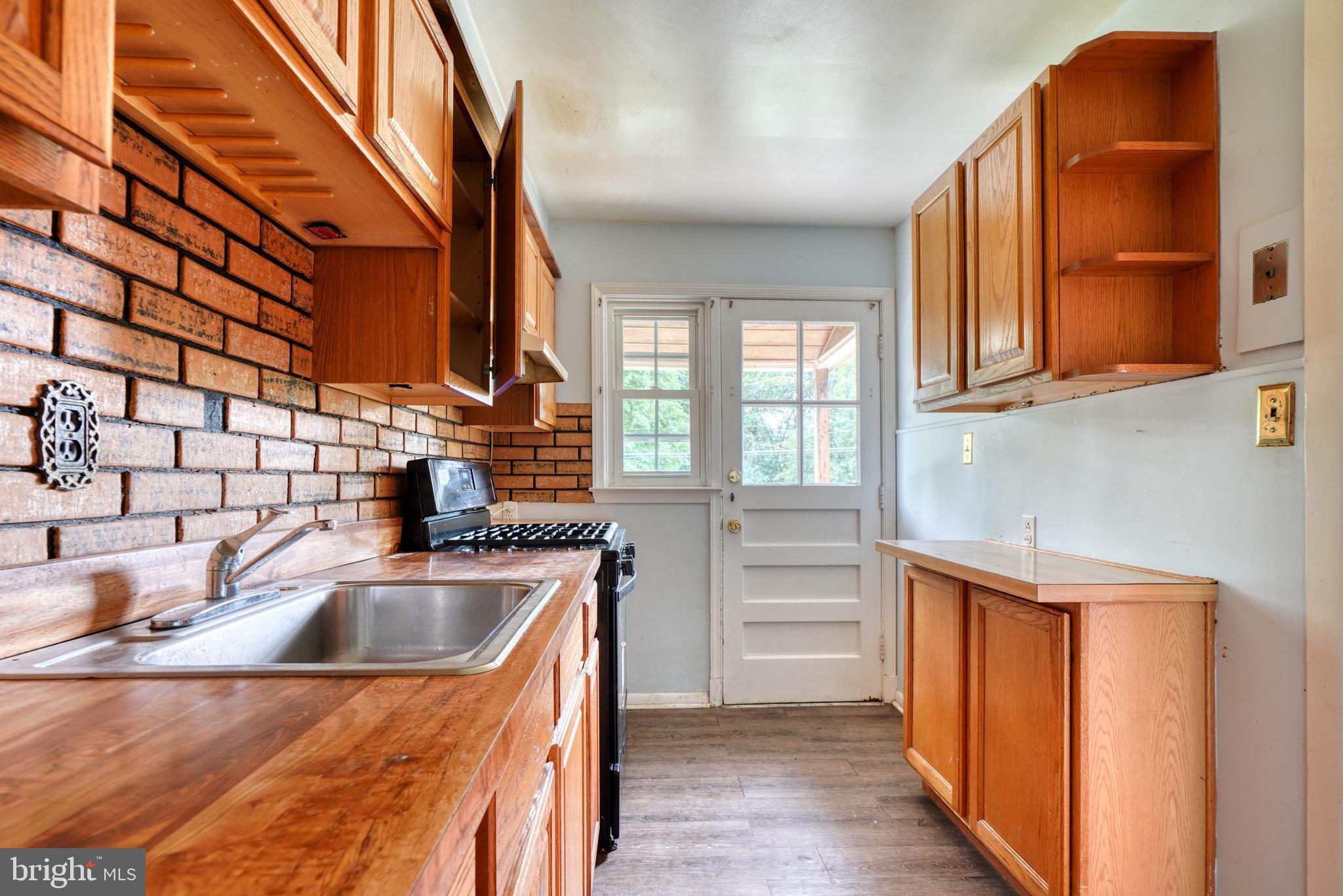 OAKLEIGH MANOR - Residential