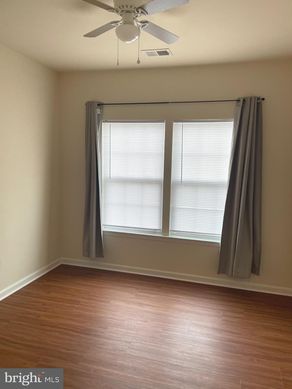 THE POINTE/VISTAS AT VA - Residential Lease