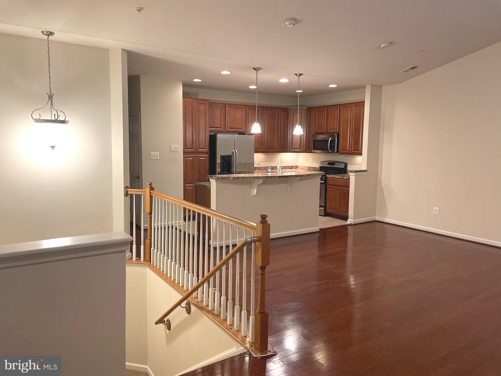 THE POINTE/VISTAS AT VA - Residential Lease