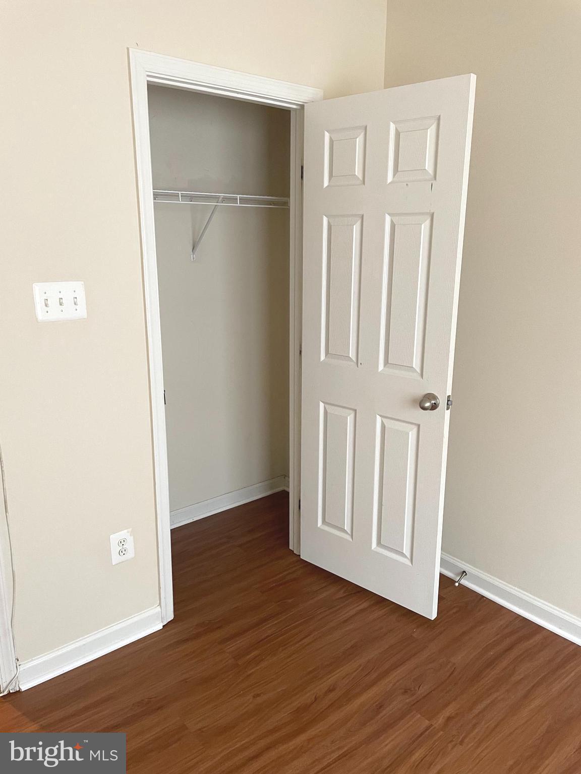 THE POINTE/VISTAS AT VA - Residential Lease