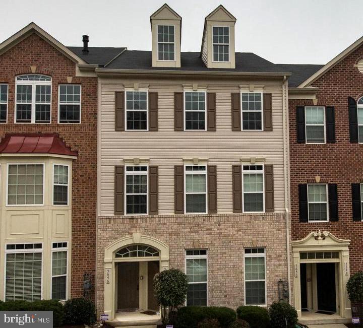 THE POINTE/VISTAS AT VA - Residential Lease