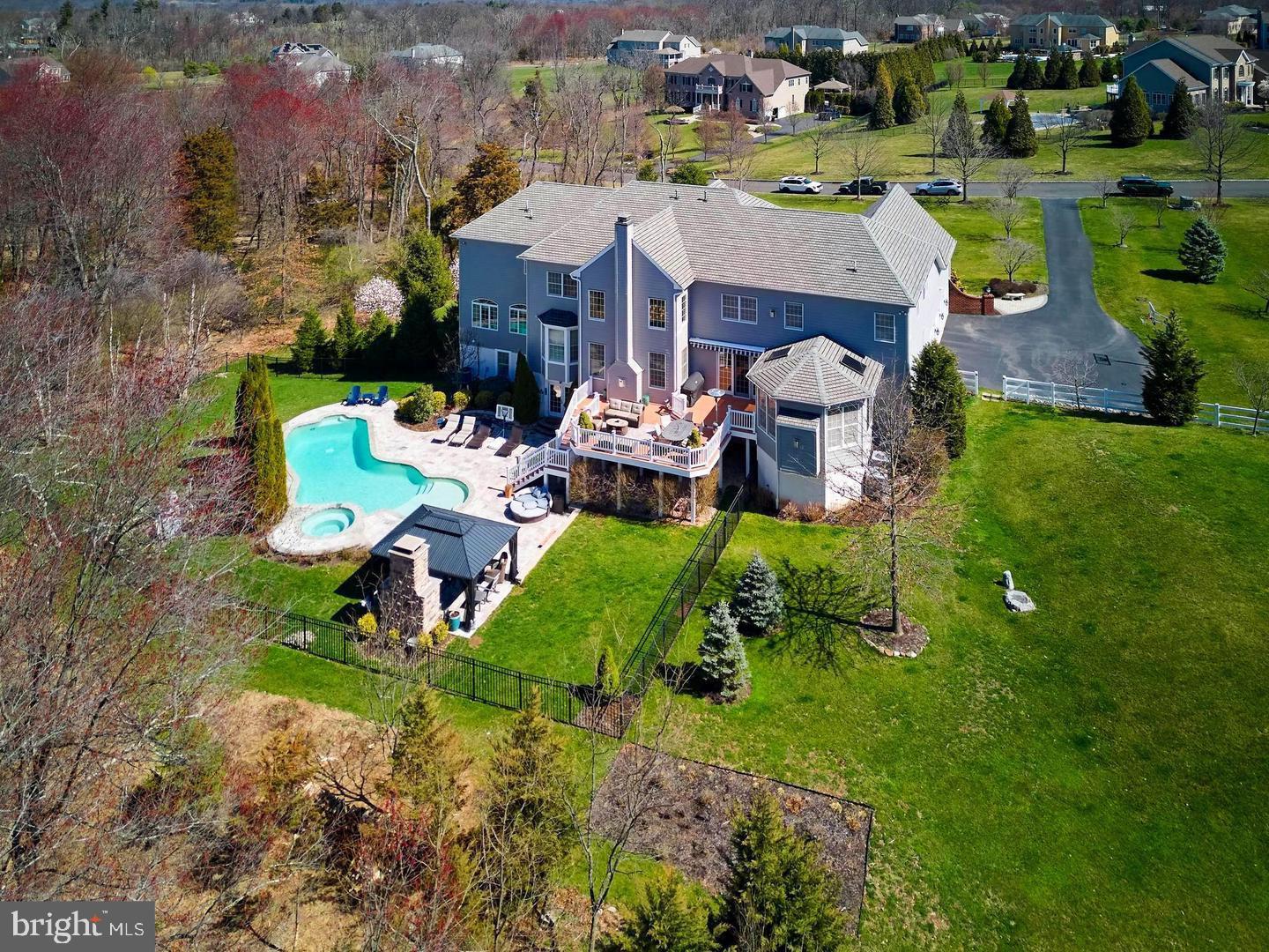 128 JANE CHAPMAN DRIVE W