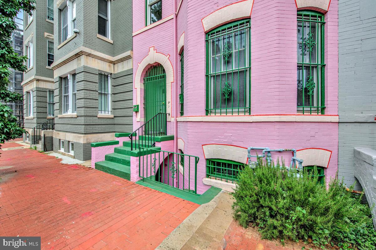 221 MORGAN STREET NW