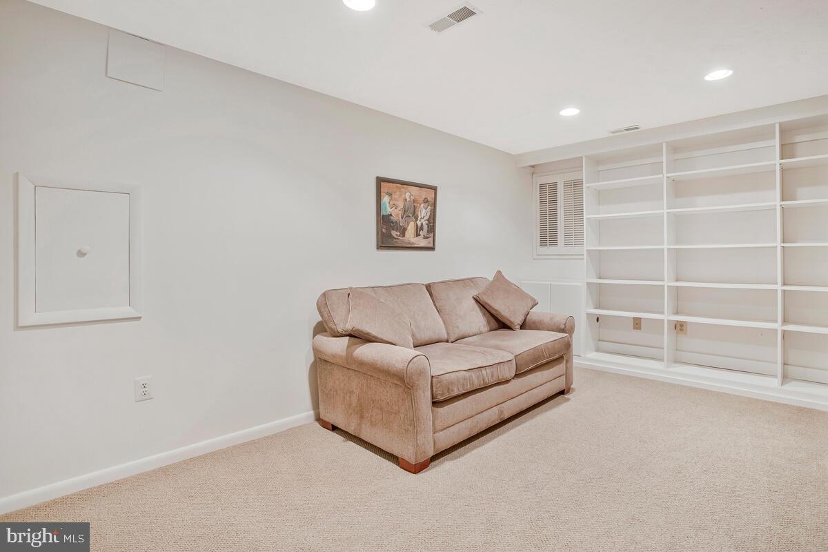 HIGHFIELDS - Residential