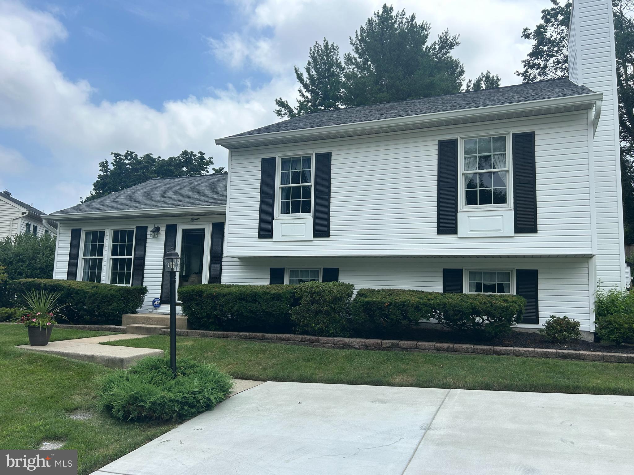 15 HIGHFIELDS DRIVE
