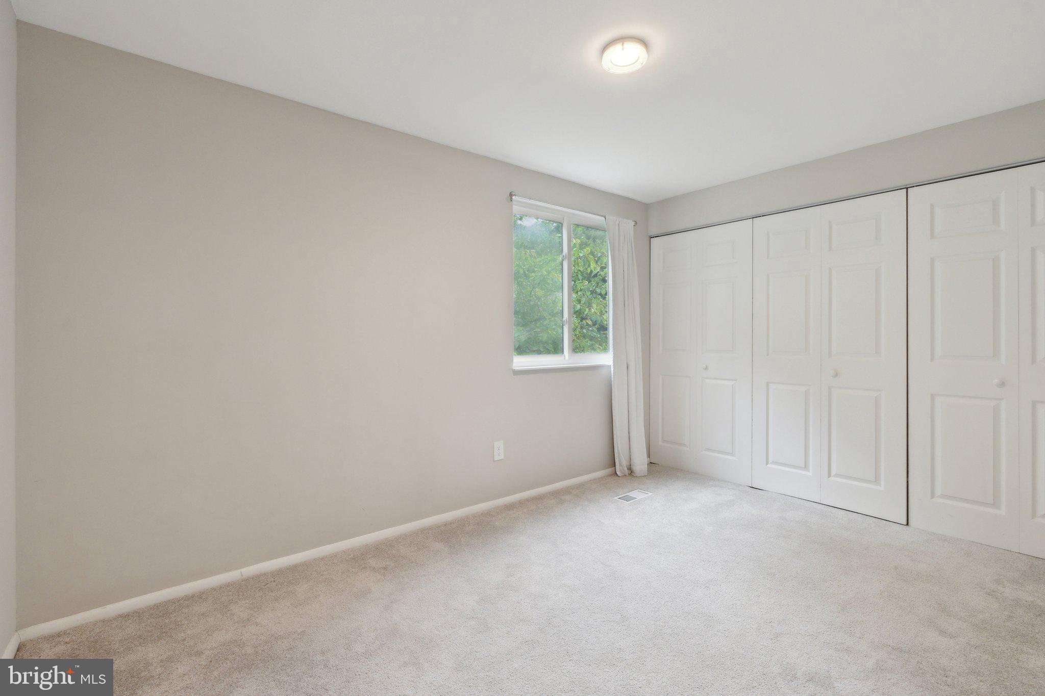 D EVEREUX WEST - Residential