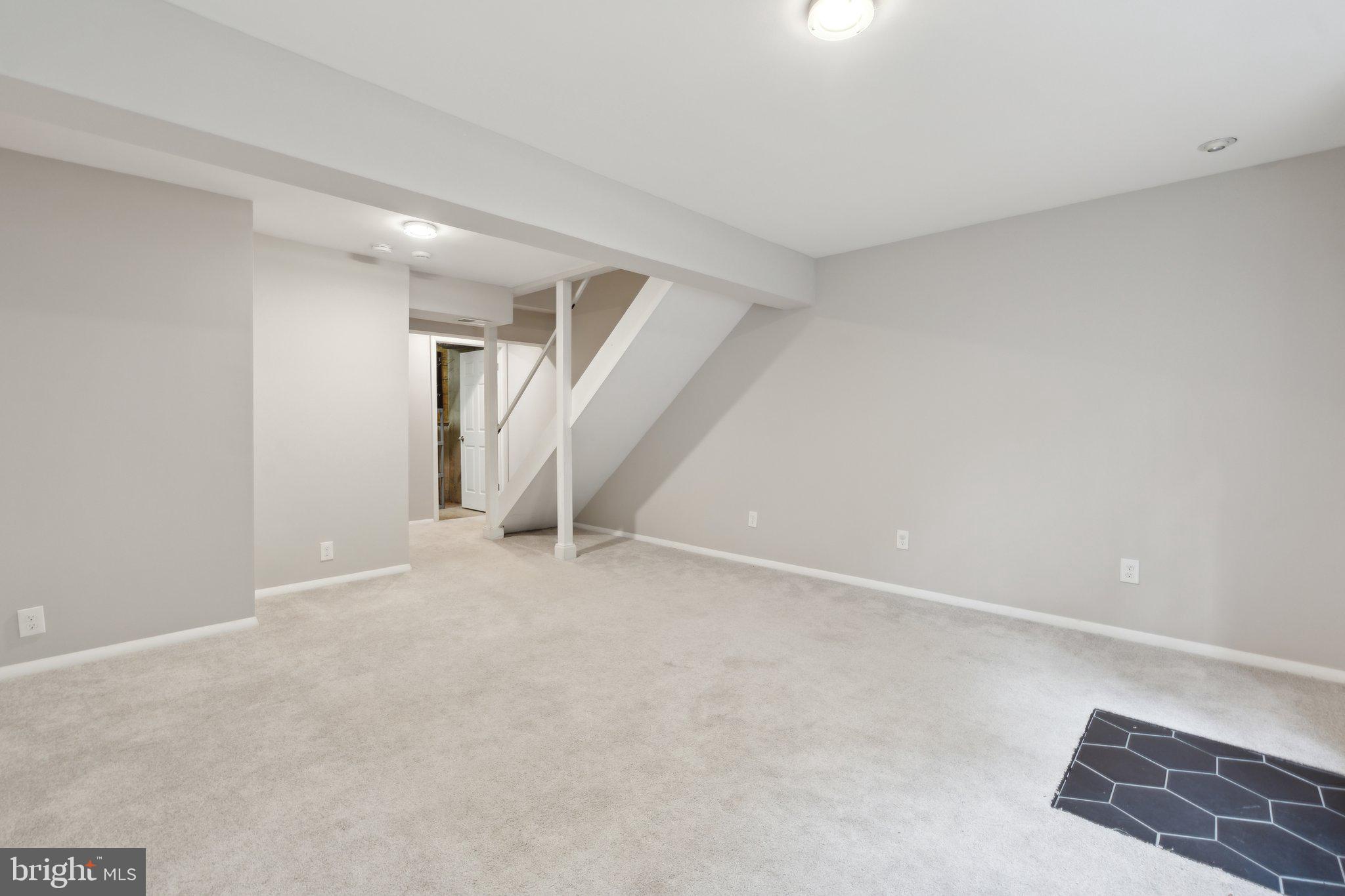 D EVEREUX WEST - Residential