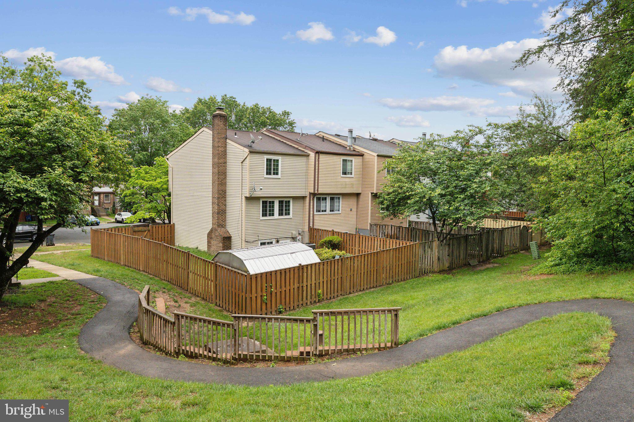 D EVEREUX WEST - Residential