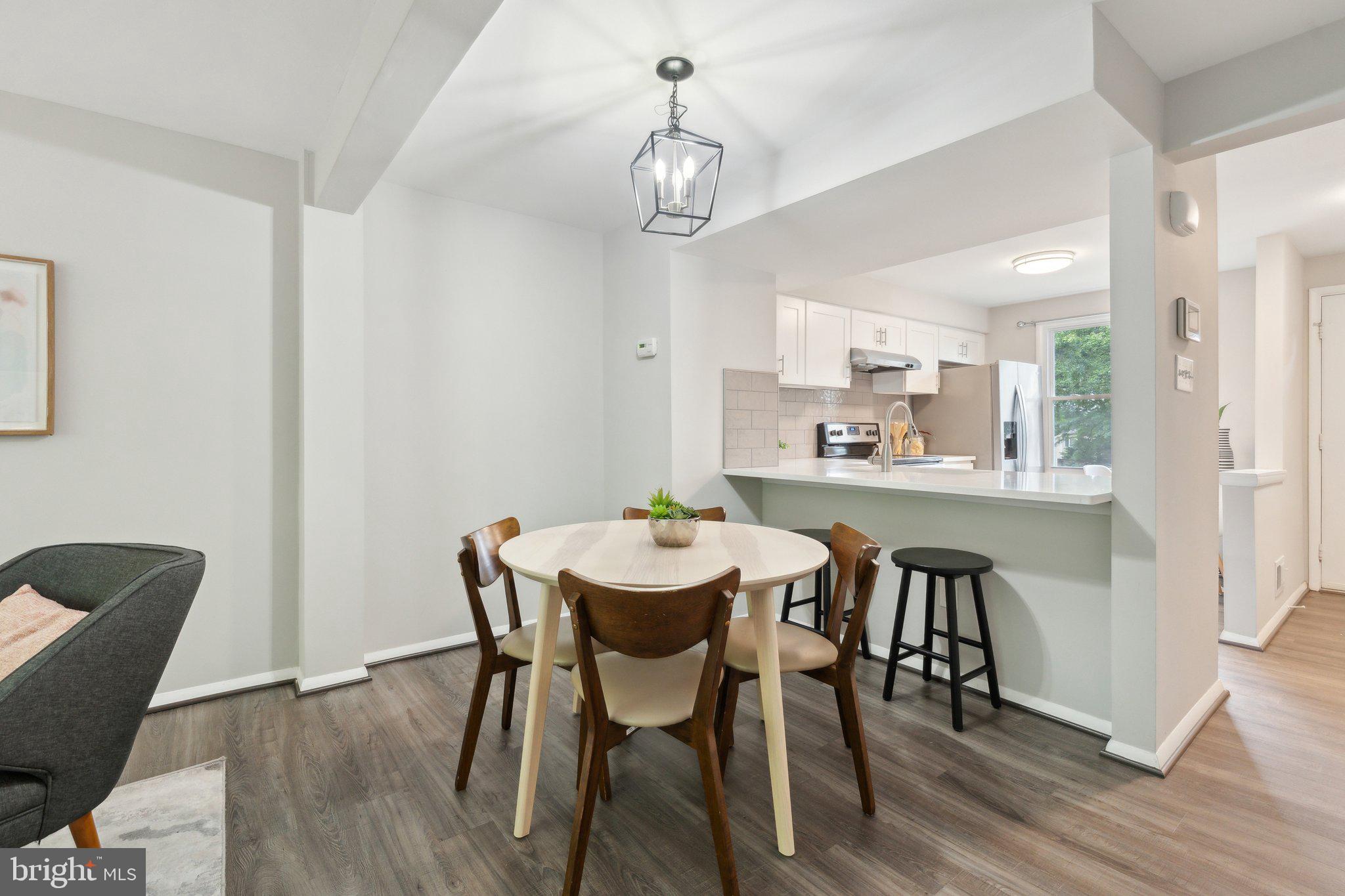 D EVEREUX WEST - Residential